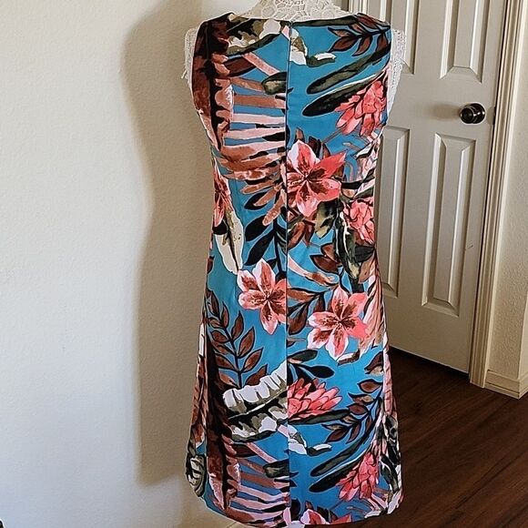 North Style Shift Dress - Picture 2 of 6